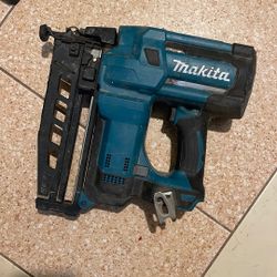 Makita XNB02 Nail gun 