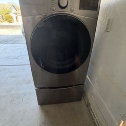  High-End LG Smart Dryer with Storage Pedestal - Excellent Condition