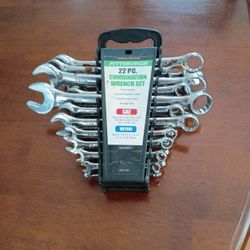 Pittsburgh 22 PC Combination Rinse Set Portable Carrying Case With All Wrenches Available 