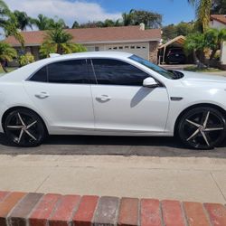 (15) Chevy Malibu, Clean Title, Low Miles, 4 Cylinder Gas Saver, Smogged, Runs And Drives Great 