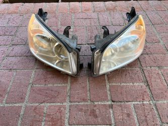Third generation Toyota RAV4 headlights 2006-2012