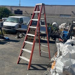 8’ Keller Fiberglass Ladder