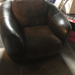 Very Comfy Twirling Chair 