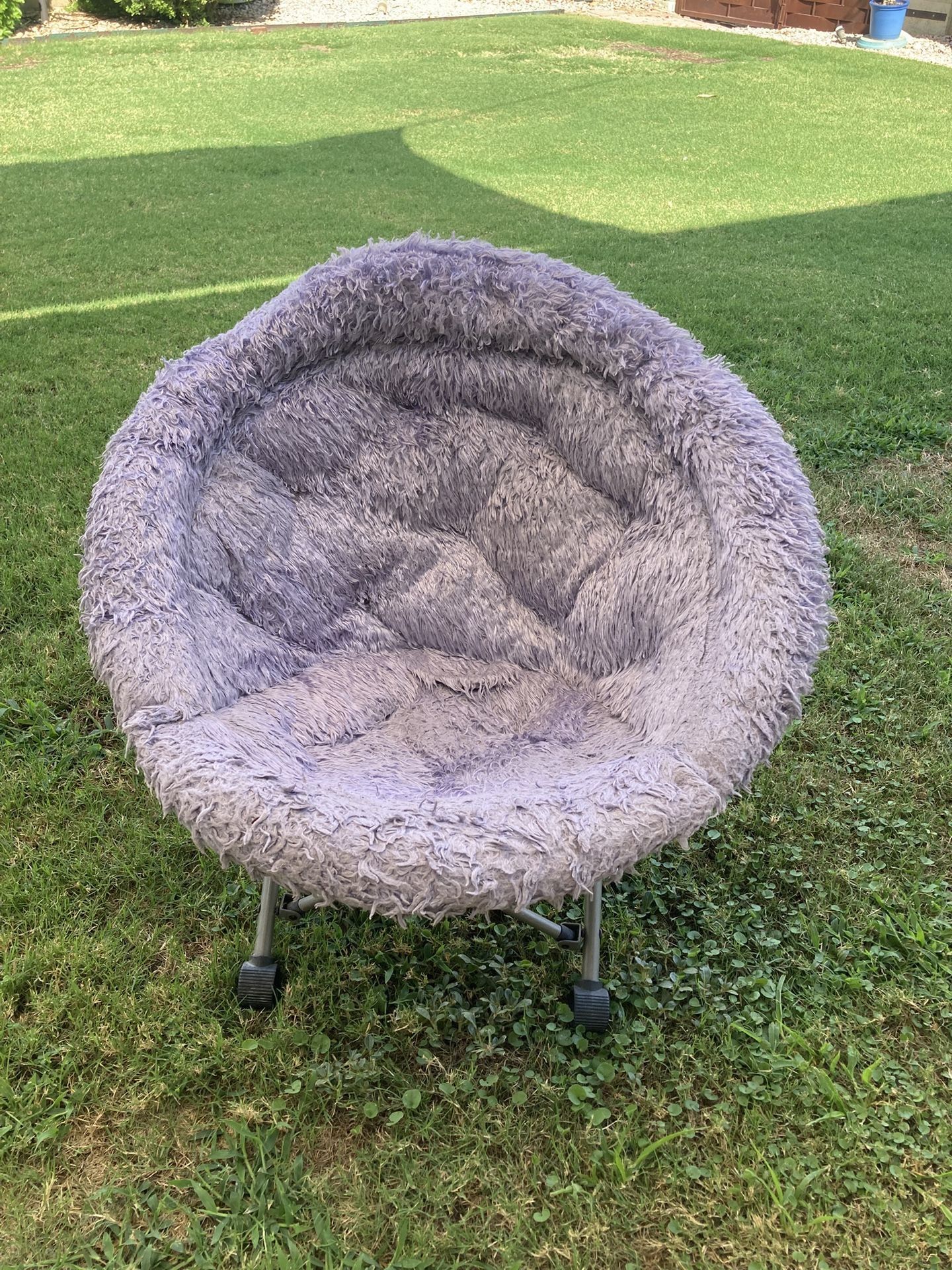 Collapsible Saucer Chair