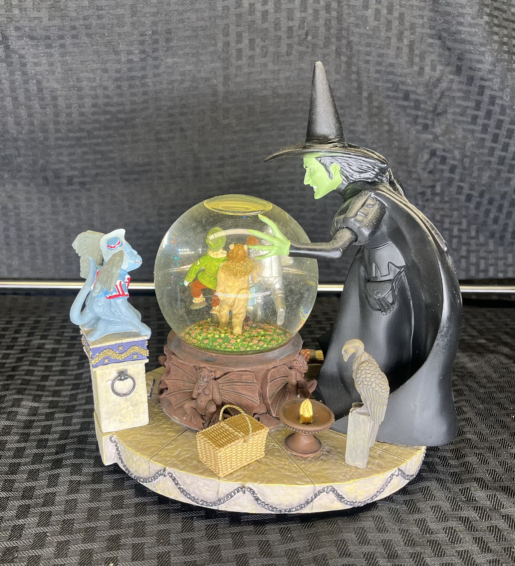 1999 Wizard of Oz Wicked Witch Crystal Ball Waterglobe
