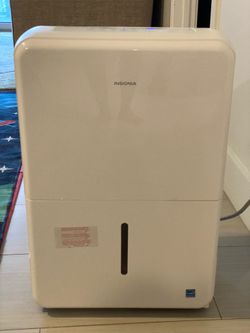 Dehumidifier 50 pint/day capacity Insignia