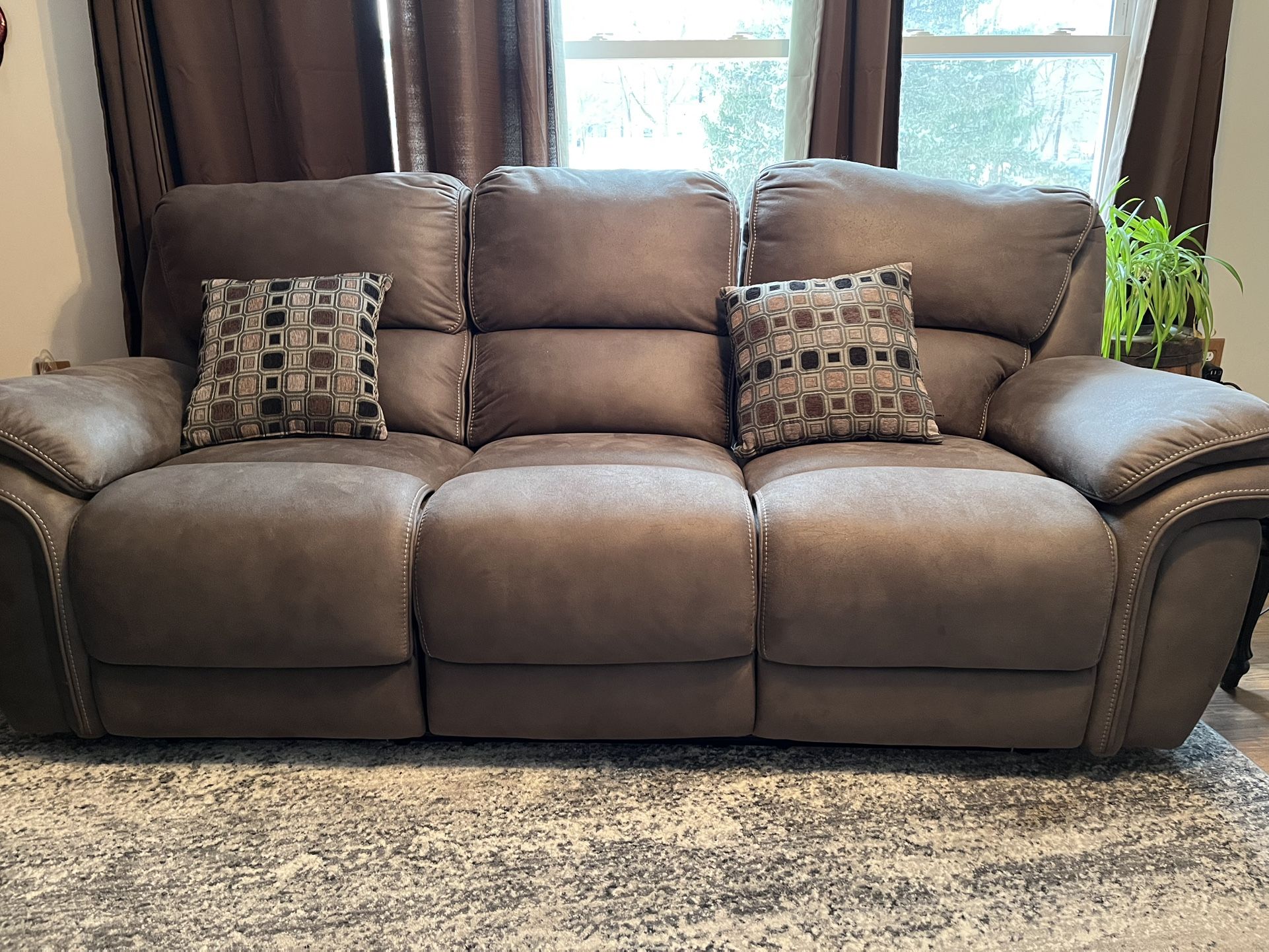 80” Electric Recliner Couch