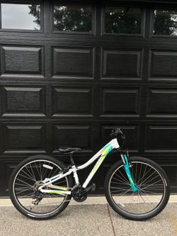 Specialized Myka Mountain Bike 27.5”