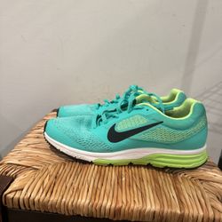Nike Green and Blue Athletic Shoes Size 8.5