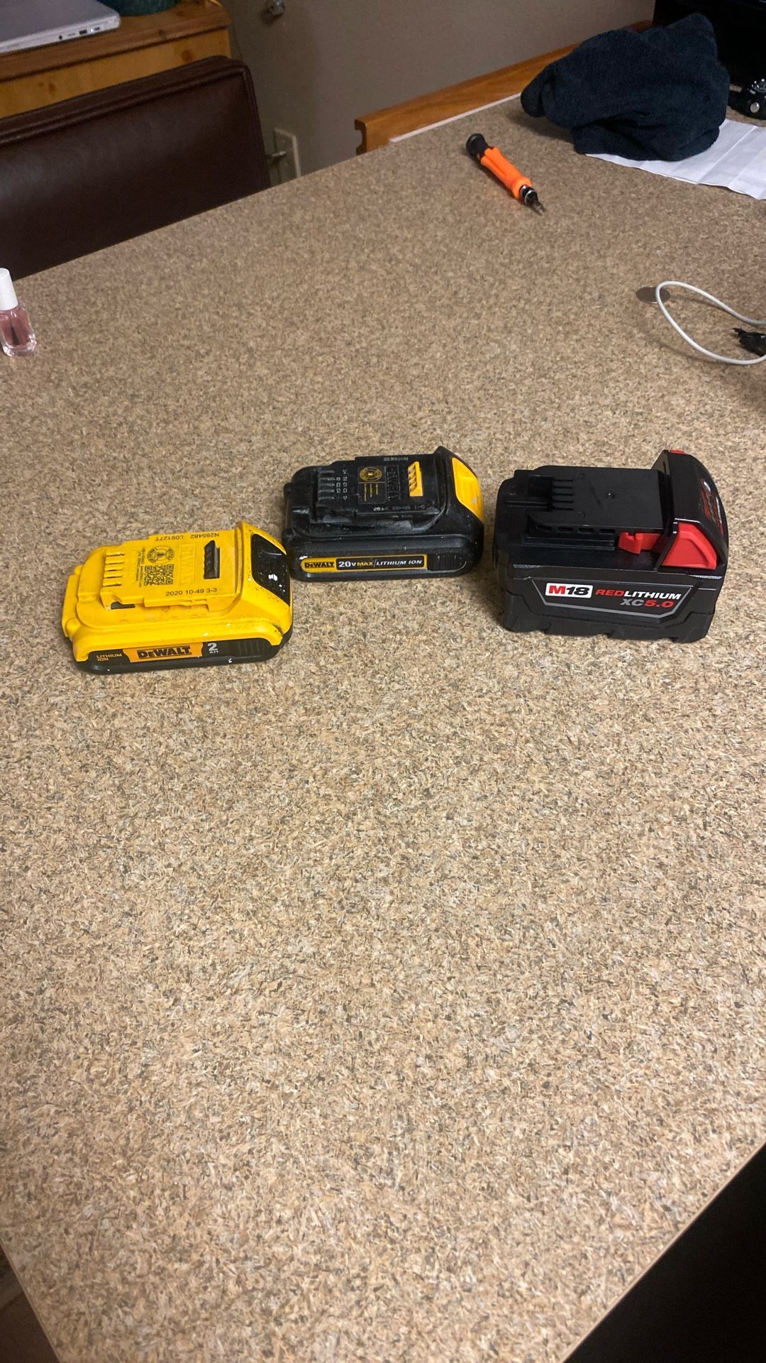 Milwaukee/Dewalt batteries, 20 V