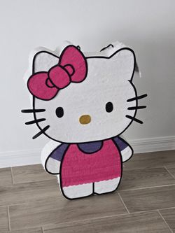 Hello Kitty Piñata