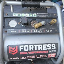 Fortress Air Compressor 4 Gallon 200 PSI