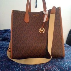 Micheal Kors Convertable Bag