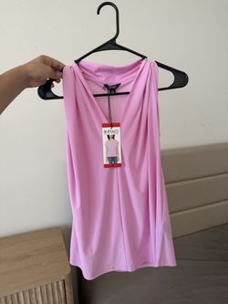 Brand new never used women’s pink Top