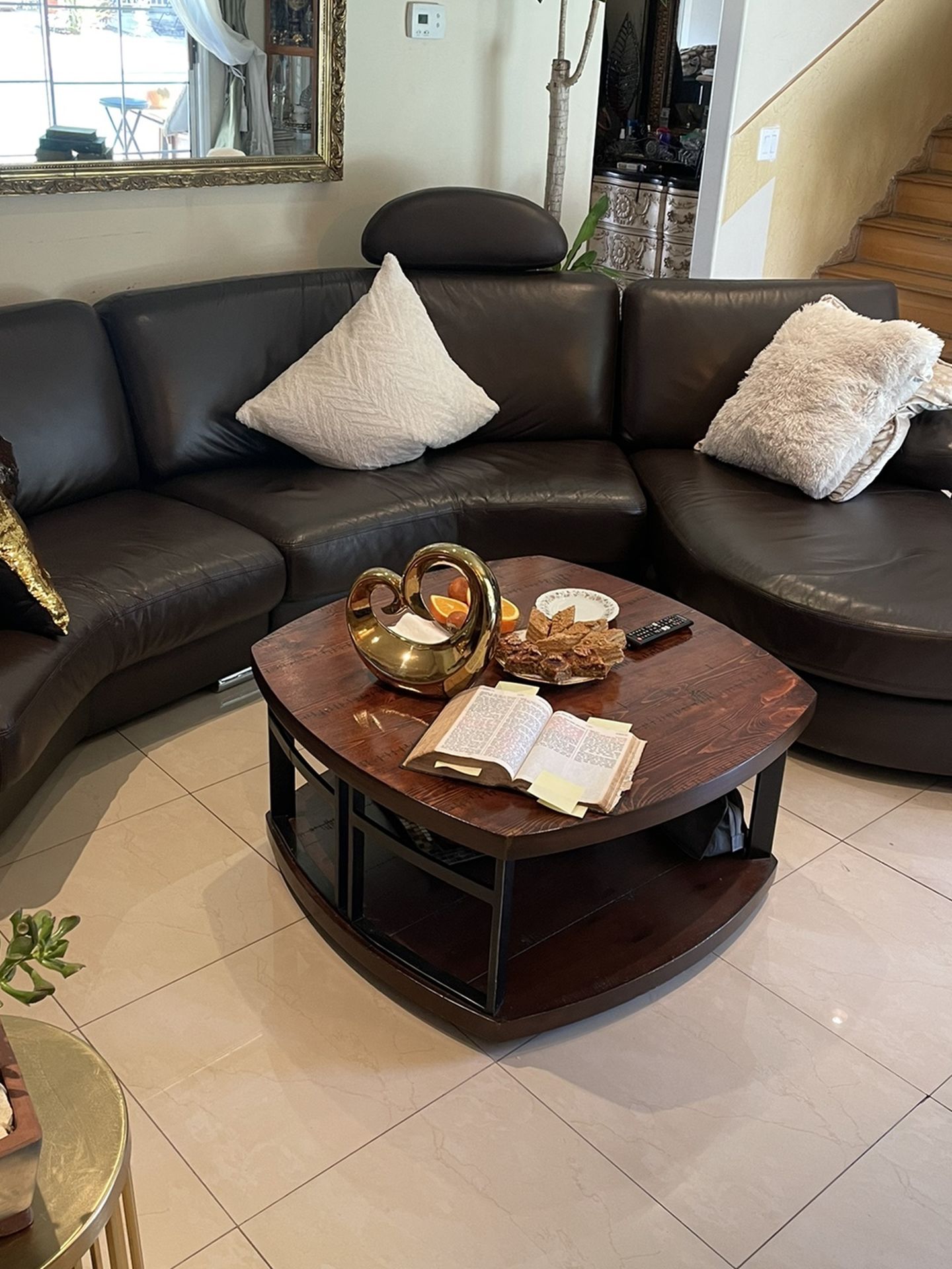 Moving Out Of State Last Minute Sale Beautiful Leather Set Eith