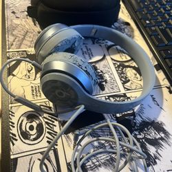 Wired Beats Solo 3 with case