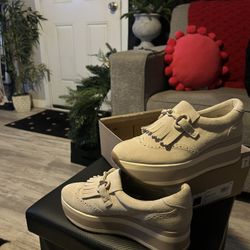 Dolce Vita Dark Suede Sand Size 7