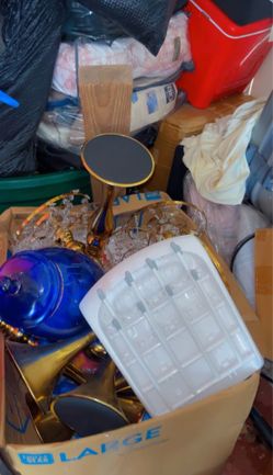 Plate, vaze, decor, kids and women clothes, bed frame, multiple items for sale