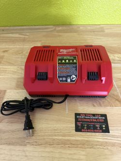 M18 18-Volt Lithium-Ion Dual Bay Rapid Battery Charger
