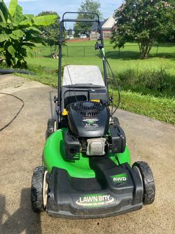GRASS CUTTING LAWN-BOY ALL WHEEL DRIVE SELF PROPELLED WITH KOHLER ENGINE EXCELLENT WORKING CONDITION