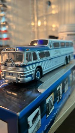 Bus 1:50