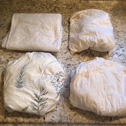 3 Pack N Play Sheets & 1 Crib Mattress Protector 