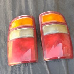 2000-2006 Chevrolet Suburban Tahoe Tail Lights