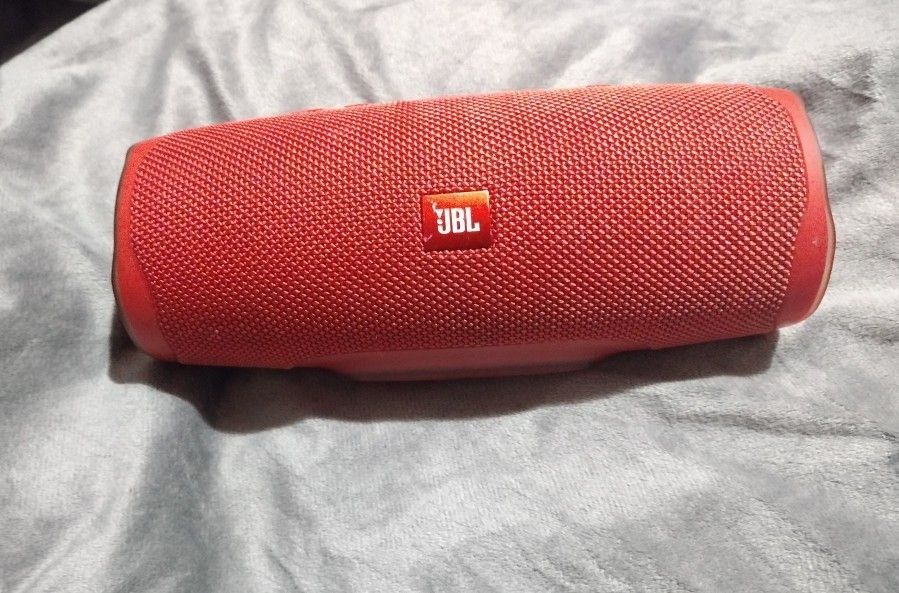 JBL Charge 4 