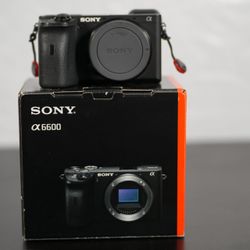 🎥 Selling My Sony A6600  – Excellent Condition & Bonus Items! 🎥