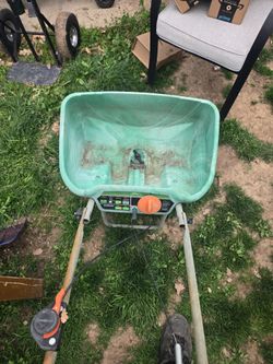 Scotts fertilizer spreader deluxe