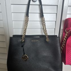 Brand New Michael Kors Purse In Black