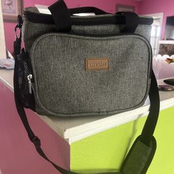 LONCHERA USADA NOMÁS DOS VECES 