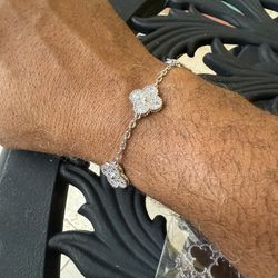 Ladies Van Cleef White Gold Plated & CZ Diamond  Clover Leaf Bracelet 