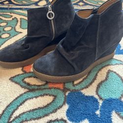 Women’s Sofft Siri Waterproof Suede Size 10