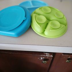 Baby feeding dishes