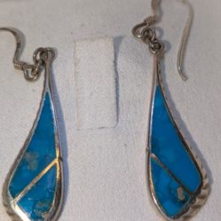 Beautiful Vintage sterling silver southwestern turquoise  earrings 