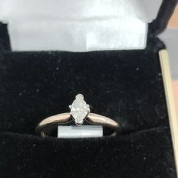 Ladies Marquise Solitaire Ring 