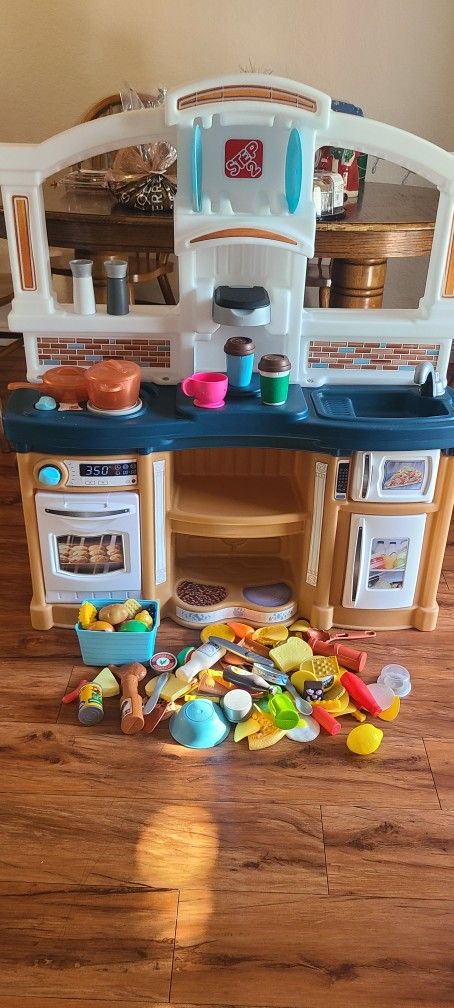Play Kitchen With Food & Utensils