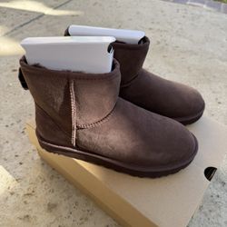 NEW UGG - Classic Mini (size 8 Brown)