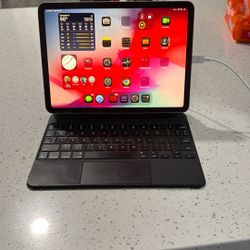 📱 iPad Air 4th Gen + Magic Keyboard – Bundle Deal! (Model MYH92LL/A)