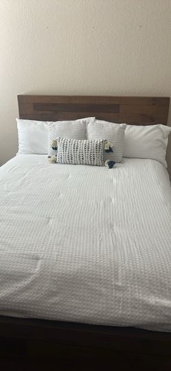 Queen Wood Bed Frame with Headboard (Like New; Mattress not included)