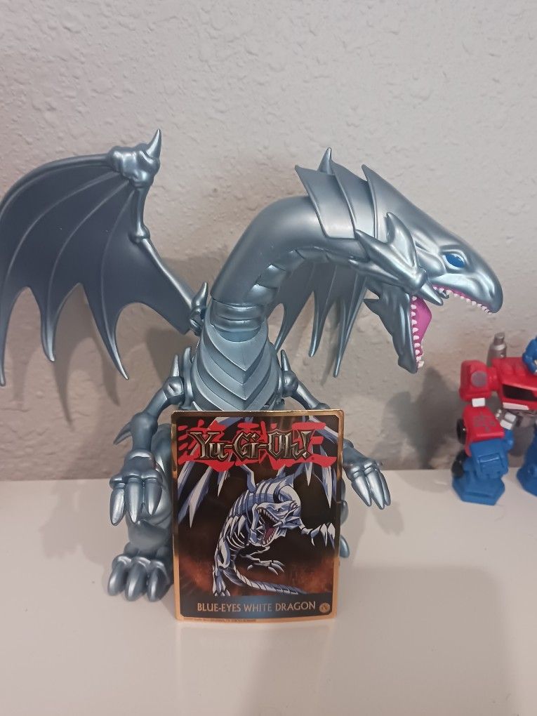 Blue Eyes White Dragon Figure