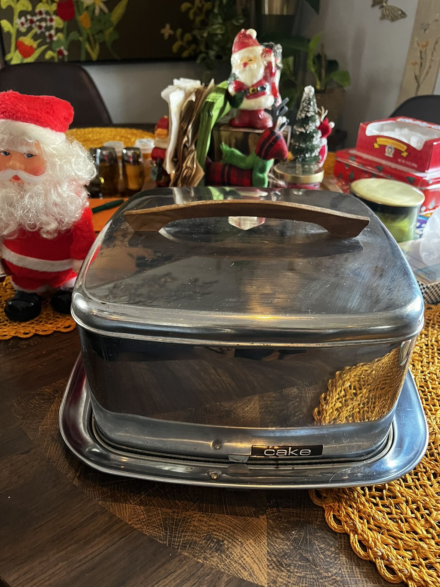 Vintage 1960s Lincoln BeautyWare Cake Carrier