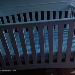 Baby Crib  With Mattress 