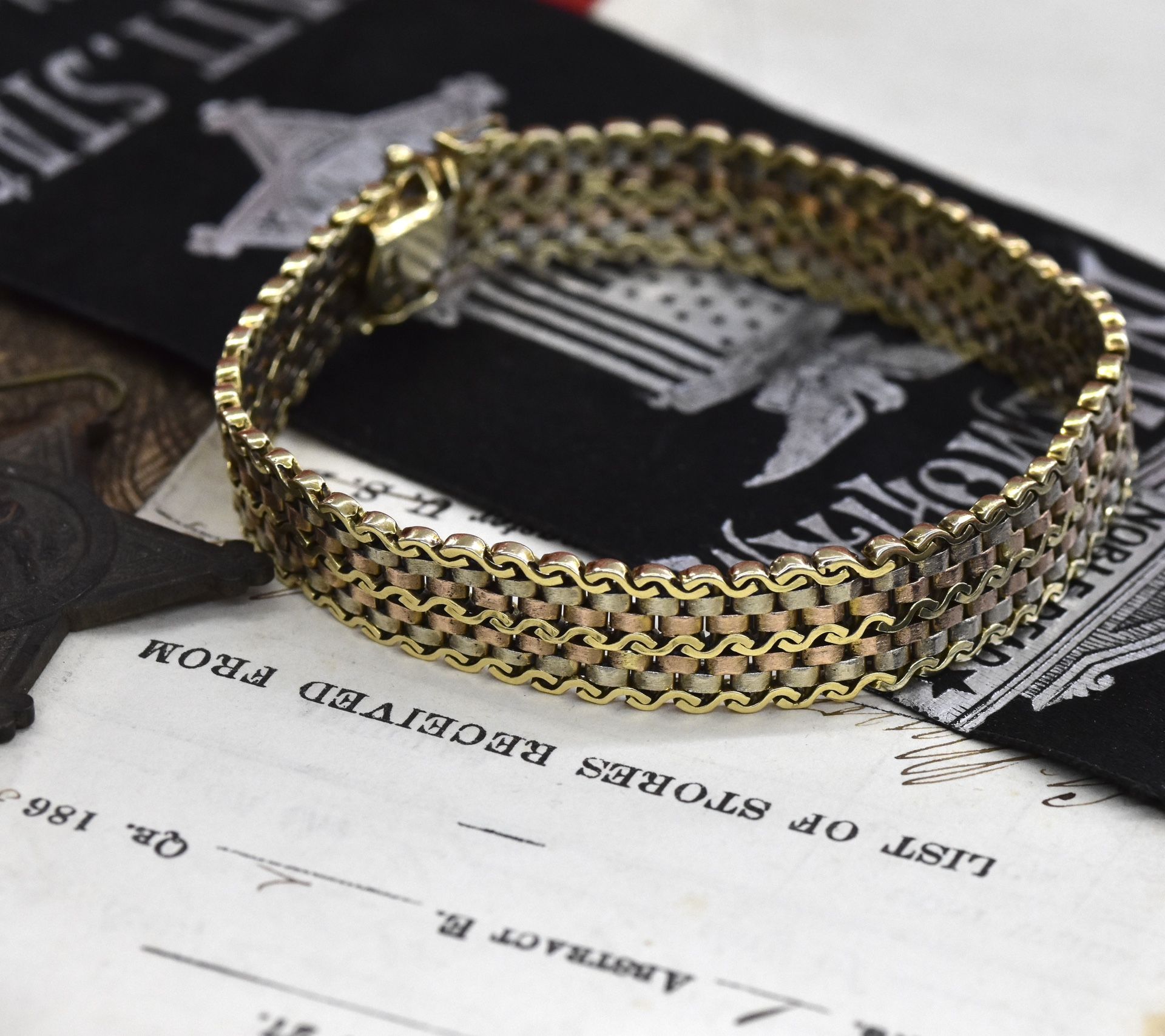 14k yellow gold bracelet, 29.8 grams