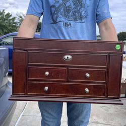 Vintage Solid Wood Jewelry Box In Great Condition 