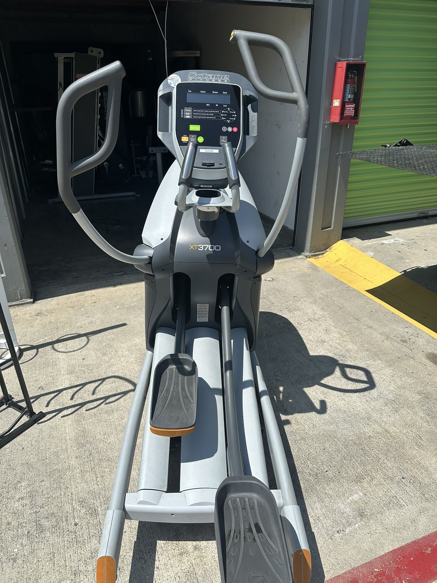 OCTANE XT3700 ELLIPTICAL!! READY FOR PICKUP OR DELIVERY!!