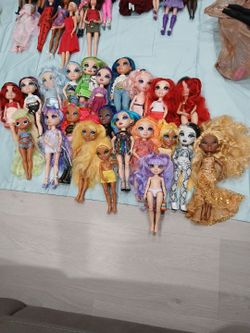 Lot of 22 Rainbow High Dolls