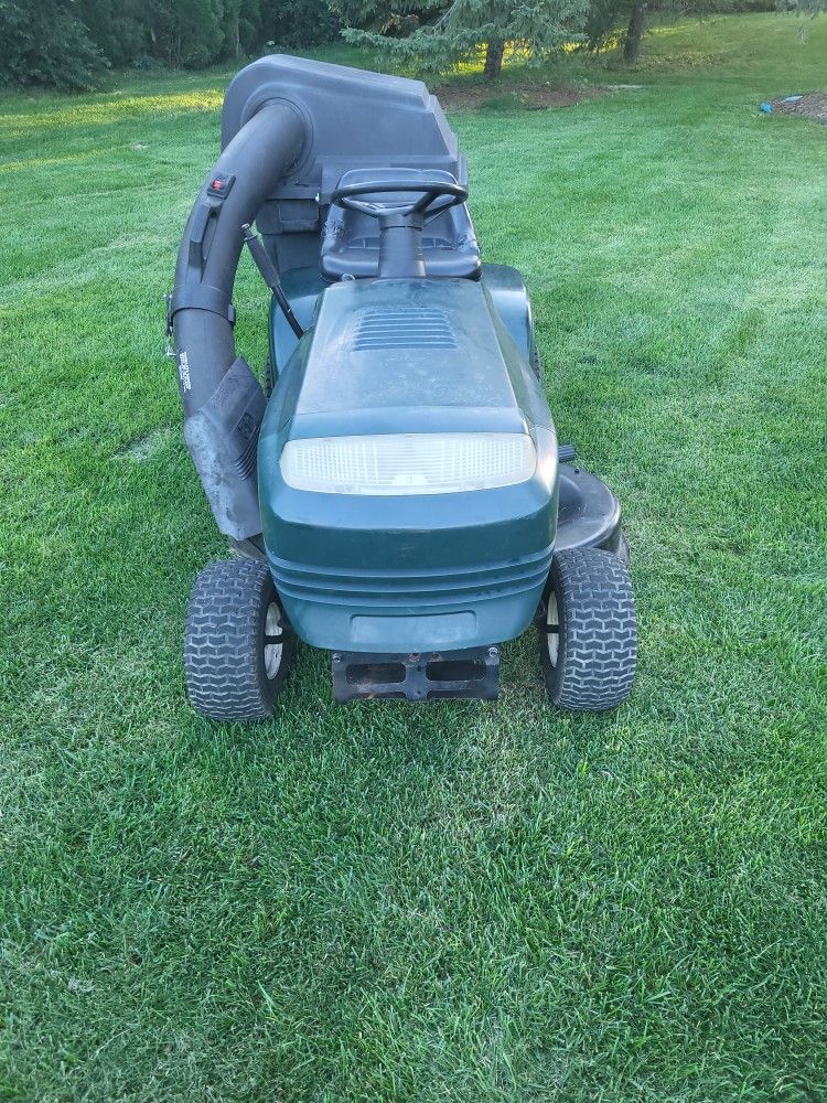Craftsman Riding Lawnmower With Two Bins Bagger System 