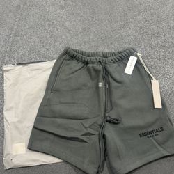 essentials fog black small